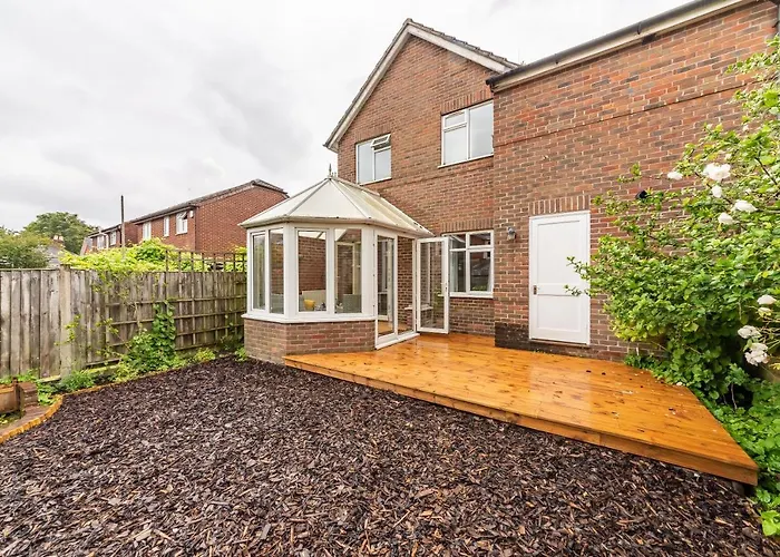 Luxury Southampton House With Garden And Parking