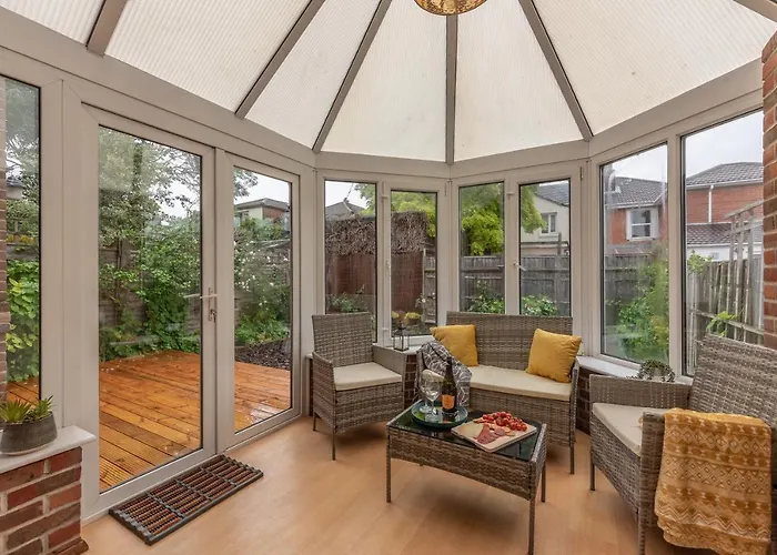 Luxury Southampton House With Garden And Parking